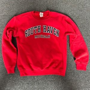 Gildan Red South Haven Michigan pullover sweatshirt size Small.
